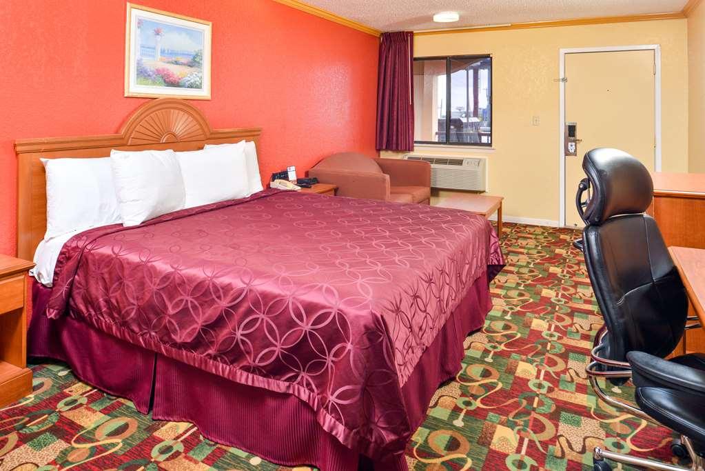 Americas Best Value Inn Buda Dış mekan fotoğraf