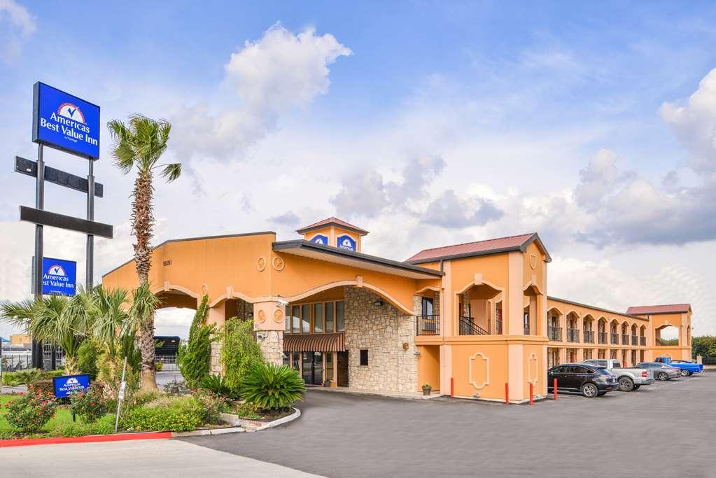 Americas Best Value Inn Buda Dış mekan fotoğraf