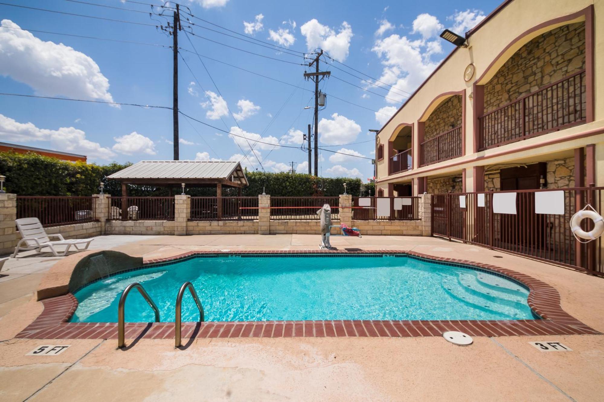 Americas Best Value Inn Buda Dış mekan fotoğraf
