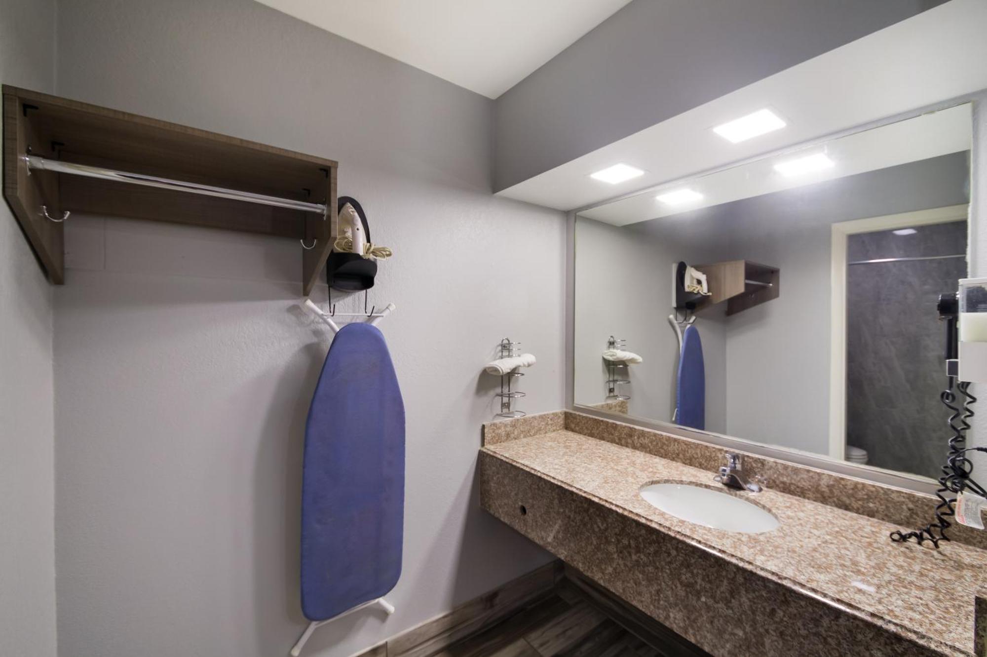 Americas Best Value Inn Buda Dış mekan fotoğraf