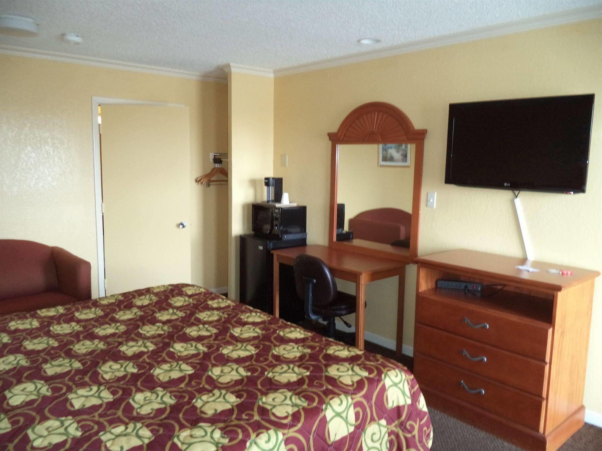 Americas Best Value Inn Buda Dış mekan fotoğraf